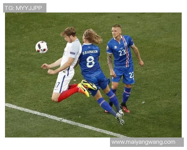 英格兰队击败克罗地亚，取得欧洲杯小组赛首胜：激情四射的绿茵战场