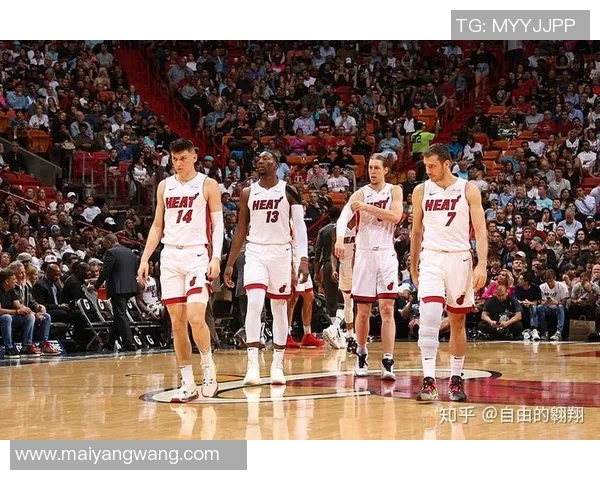 热火与魔术常规赛激战回顾球队表现与关键时刻分析